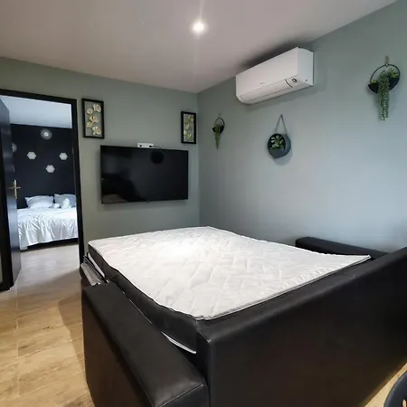 First Flight - A 8 Mn De L'aeroport- Proche Airbus - 6 Voyageurs Апартаменты *